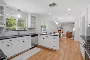 216 E Glenn Dr, Phoenix, AZ 85020 - Photo 21