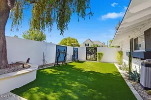 216 E Glenn Dr, Phoenix, AZ 85020 - Photo 43