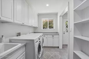 216 E Glenn Dr, Phoenix, AZ 85020 - Photo 25