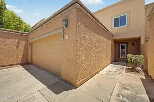 815 E Grovers Ave, Phoenix, AZ 85022 - Photo 1