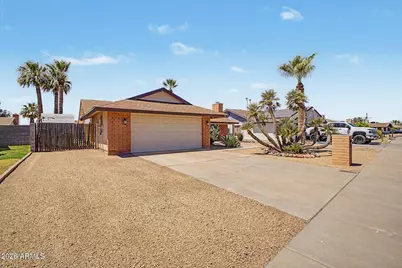 4555 W Echo Lane, Glendale, AZ 85302 - Photo 7