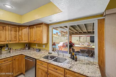 4555 W Echo Lane, Glendale, AZ 85302 - Photo 17