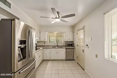 10034 W Concord Avenue, Sun City, AZ 85351 - Photo 9