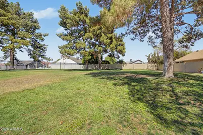 10405 N 65th Drive, Glendale, AZ 85302 - Photo 35