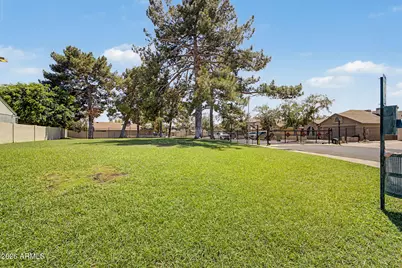 10405 N 65th Drive, Glendale, AZ 85302 - Photo 33