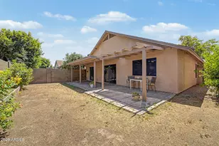 10405 N 65th Dr, Glendale, AZ 85302 - Photo 27