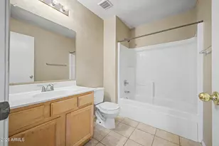 685 E Cantebria Dr, Gilbert, AZ 85296 - Photo 19