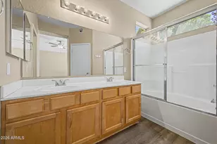 685 E Cantebria Dr, Gilbert, AZ 85296 - Photo 15