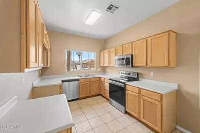 685 E Cantebria Drive, Gilbert, AZ 85296 - Photo 11