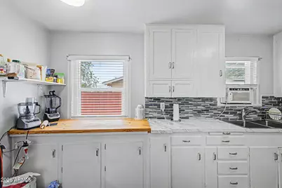 326 W Pinkley Avenue, Coolidge, AZ 85128 - Photo 7