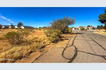 1748 Corte Encantada -- #29, Sierra Vista, AZ 85635 - Photo 9