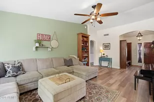 3244 E Rosemonte Dr, Phoenix, AZ 85050 - Photo 3