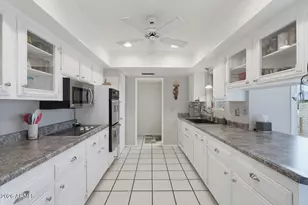 10611 W Saratoga Cir, Sun City, AZ 85351 - Photo 21