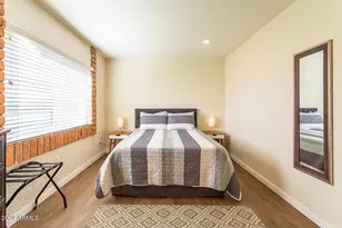 8357 E Thomas Rd, Scottsdale, AZ 85251 - Photo 11