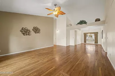 911 E Secretariat Drive, Tempe, AZ 85284 - Photo 7