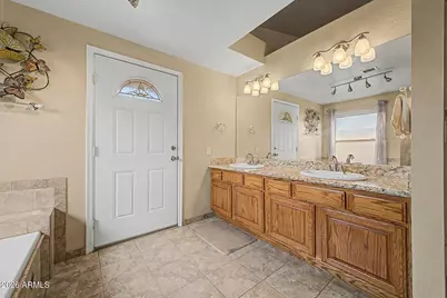 911 E Secretariat Drive, Tempe, AZ 85284 - Photo 23