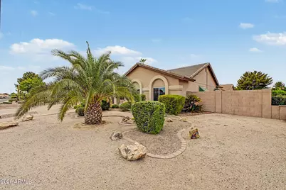 911 E Secretariat Drive, Tempe, AZ 85284 - Photo 3