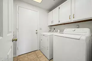 911 E Secretariat Dr, Tempe, AZ 85284 - Photo 31