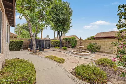 911 E Secretariat Drive, Tempe, AZ 85284 - Photo 37