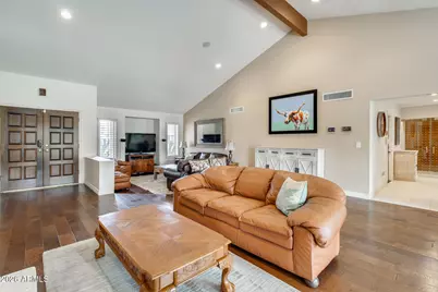 10675 E Cinnabar Avenue, Scottsdale, AZ 85258 - Photo 15