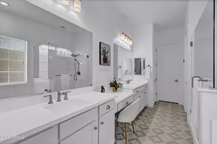 628 E Silver Fox Way, Phoenix, AZ 85048 - Photo 19
