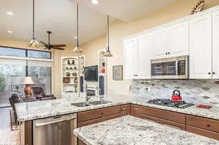 8331 E Cactus Wren Rd, Scottsdale, AZ 85250 - Photo 13