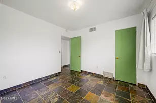 1725 S Sierra Vista Dr, Tempe, AZ 85281 - Photo 11