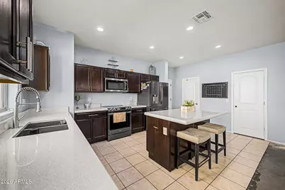 7773 W Bonitos Drive, Phoenix, AZ 85035 - Photo 11
