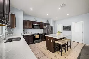 7773 W Bonitos Dr, Phoenix, AZ 85035 - Photo 11
