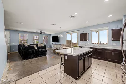 7773 W Bonitos Drive, Phoenix, AZ 85035 - Photo 9