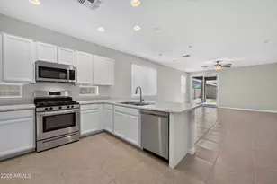 3737 S 64th Ln, Phoenix, AZ 85043 - Photo 7