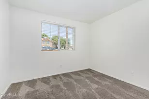 927 W Grand Caymen Dr, Gilbert, AZ 85233 - Photo 23