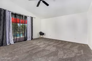 927 W Grand Caymen Dr, Gilbert, AZ 85233 - Photo 17