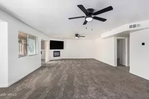 927 W Grand Caymen Dr, Gilbert, AZ 85233 - Photo 9
