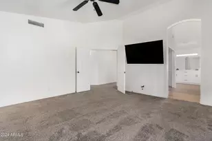 927 W Grand Caymen Dr, Gilbert, AZ 85233 - Photo 19