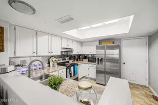 510 E Wescott Dr, Phoenix, AZ 85024 - Photo 7
