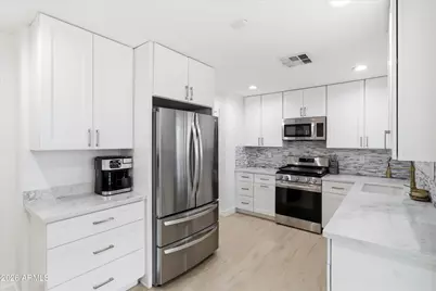 1708 E McLellan Boulevard, Phoenix, AZ 85016 - Photo 9