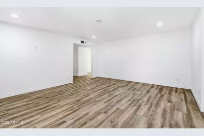4136 W Caron Street, Phoenix, AZ 85051 - Photo 9
