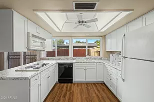 8422 E Chaparral Rd, Scottsdale, AZ 85250 - Photo 11