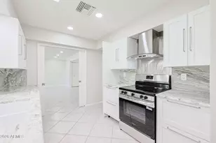 10646 W Tropicana Cir, Sun City, AZ 85351 - Photo 15