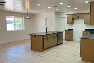 109 Encanto Dr, Holbrook, AZ 86025 - Photo 5