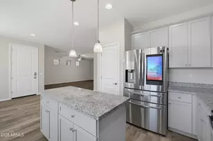 7227 S 17th Dr, Phoenix, AZ 85041 - Photo 9