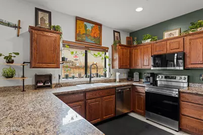 27170 S Bennett Way, Congress, AZ 85332 - Photo 9