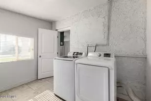 1614 W Lynwood St, Phoenix, AZ 85007 - Photo 9