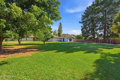 646 E Leah Lane, Gilbert, AZ 85234 - Photo 3