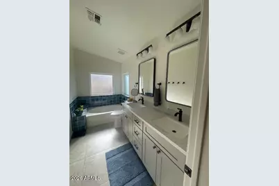 3706 E Desert Flower Lane, Phoenix, AZ 85044 - Photo 11