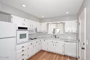 10402 W Wininger Cir, Sun City, AZ 85351 - Photo 13