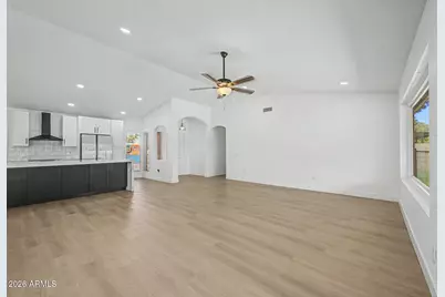 351 W Amoroso Drive, Gilbert, AZ 85233 - Photo 5