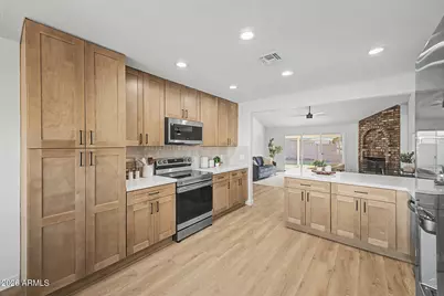 202 S Kenneth Place, Chandler, AZ 85226 - Photo 17