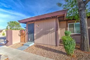 916 S Hacienda Dr, Tempe, AZ 85281 - Photo 1